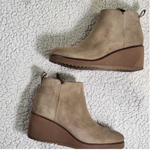 Sofft Eden Suede Bootie Dune Size 6.5 M women's SIZE 8.5 - Picture 1 of 9